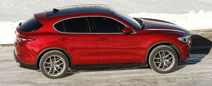 Alfa Romeo Stelvio, allo studio la sette posti e la ibrida