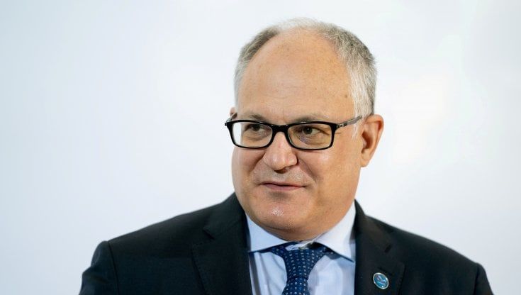 Pil, l'Italia riparte più forte delle attese: +16,1%. Ma Gualtieri e Visco avvertono: ora non bisogna sbagliare 