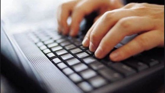 Roma, porno- persecuzioni sui social: arrestato minorenne