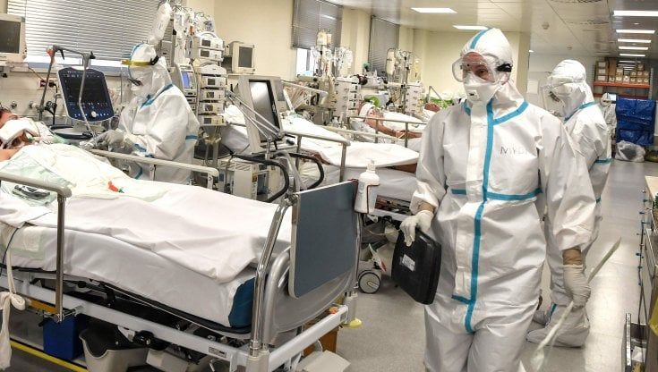 Coronavirus, l'incubo di un'infermiera torinese: positiva a marzo, si è riammalata