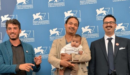 Cinque clandestini e una sposa: il finto corteo nuziale attraversa l'Europa
