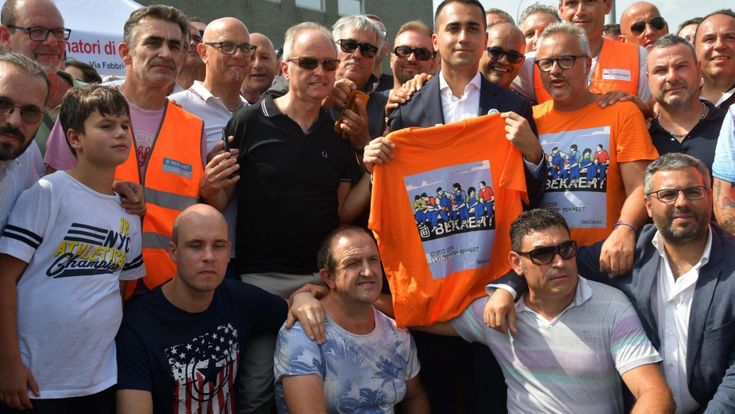 Gli operai Bekaert: “Agosto ai cancelli per difendere la nostra fabbrica”