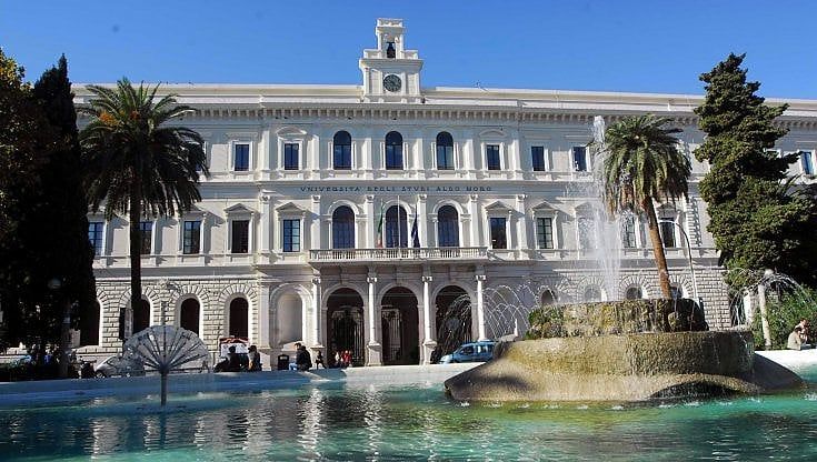 Bari, università chiusa per il Covid ma le tasse aumentano lo stesso: "In 5 anni più di 600 euro"