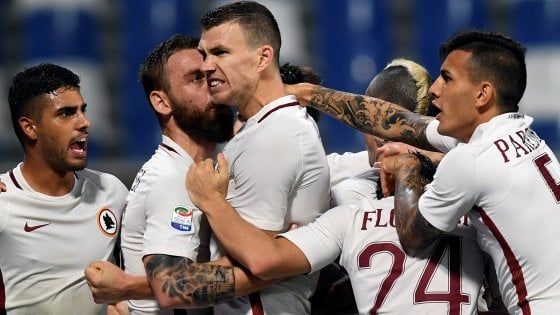 Le pagelle di Sassuolo-Roma: Lirola disastroso, Dzeko da 10 e lode