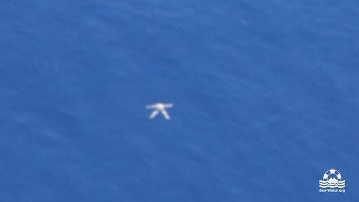 Migranti, Sea Watch filma un cadavere in mare: avvistati altri 5, forse vittime naufragio