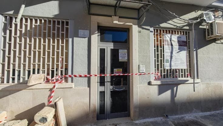 Bari, il palazzo sgomberato in via Pinto diventato rifugio per i senzatetto. “Non c’è vigilanza”