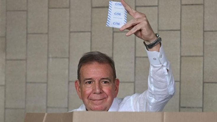 Venezuela, chiesto l’arresto del capo dell’opposizione. E Maduro sposta il Natale