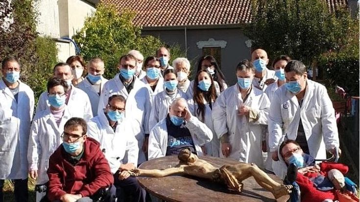 La scuola per disabili che mette in vendita l’arte per pagare i debiti: “Abbiamo opere di grandi del passato”