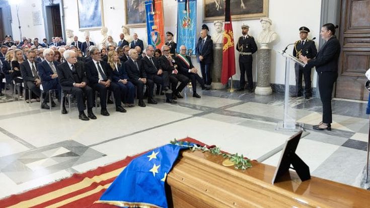 La lezione europeista di Bonino nel ricordo di Prodi e Letta. Gelo di Meloni