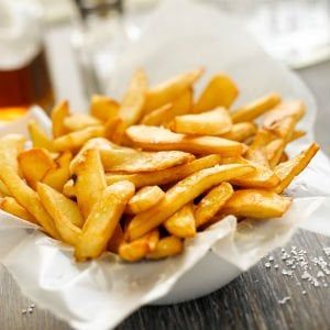 Nelle patatine fritte c’è una sostanza tossica: come proteggersi dall’acrilammide