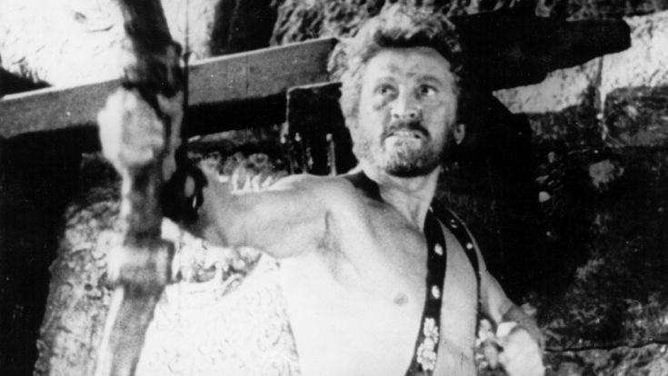 Vacanze sul set / Douglas l'acheo: tra corna e capricci, l'odissea di un film