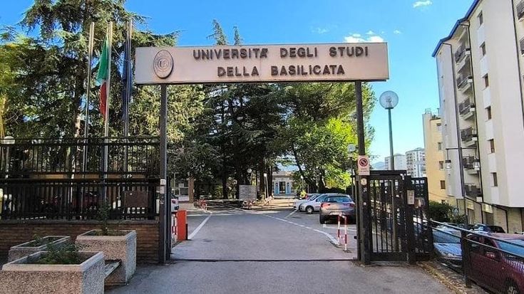 Potenza, truffa all'Università degli Studi della Basilicata: dipendente interdetta per un anno