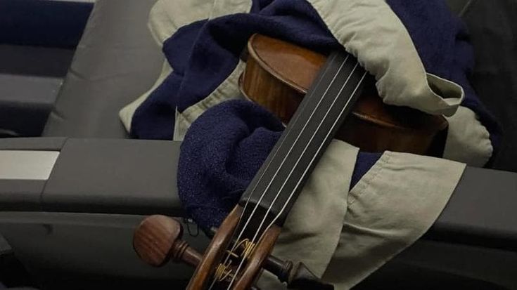 Violino senza custodia a bordo, Lufthansa si scusa con la musicista Widmann