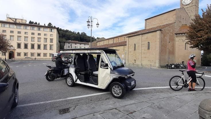 Golf car tra Fiesole e colli, i nuovi itinerari turistici per evitare l’area Unesco