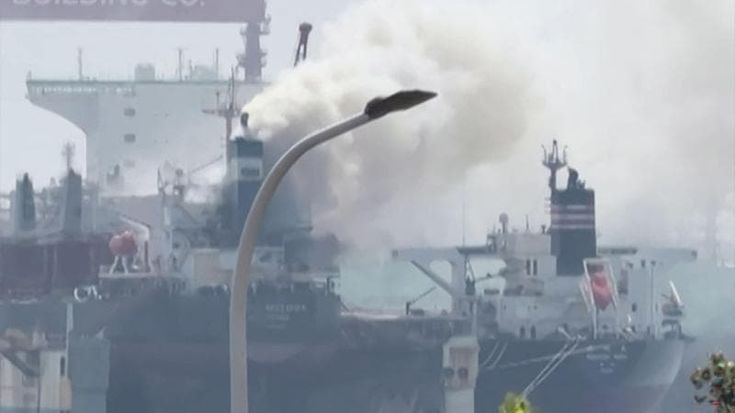 Cina, incendio a bordo di una nave cargo: almeno 25 i morti