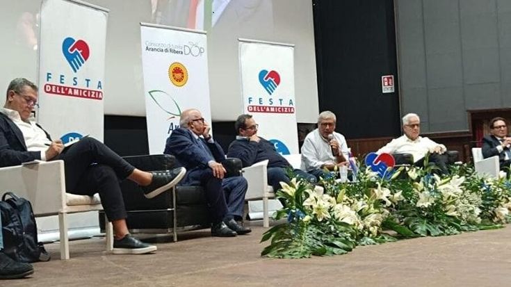 Lega in imbarazzo rinnega il patto con la Dc