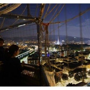 Turin Eye, la mongolfiera non scenderà a terra, trovato un compratore