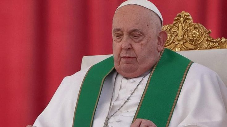 Il Papa condanna le deportazioni di Trump. Lo zar dei confini Usa: “Il Vaticano ha un muro intorno”