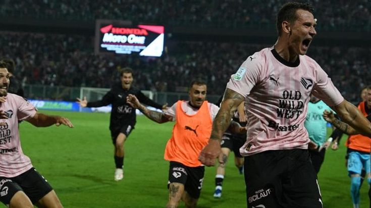 Palermo senza fine: sotto di due gol Spezia ripreso al 104º