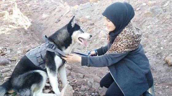 Afghanistan, sparano al suo Aseman e lo uccidono: "Una donna non può avere un cane"