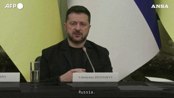 Ucraina, Zelensky: "La Russia è favorevole a un incontro con noi e gli Usa"