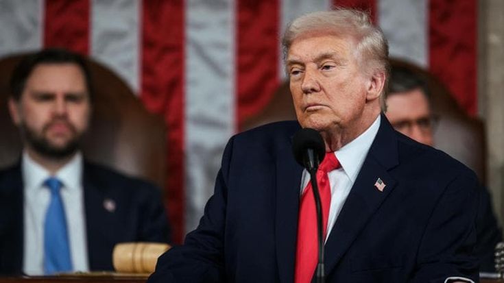 Lo show di Trump al Congresso: attacchi a democratici e giudici nel discorso più lungo di sempre