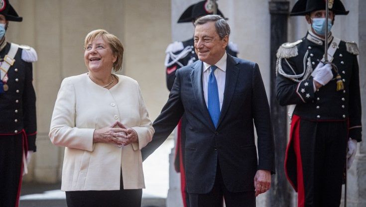 Draghi e Merkel, a pranzo cacio e pepe con boccioli di rosa sulla terrazza dell'hotel Eden