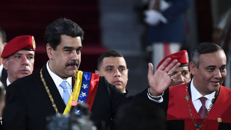 Sorpresa Nicolás Maduro apre al dollaro e Caracas risorge