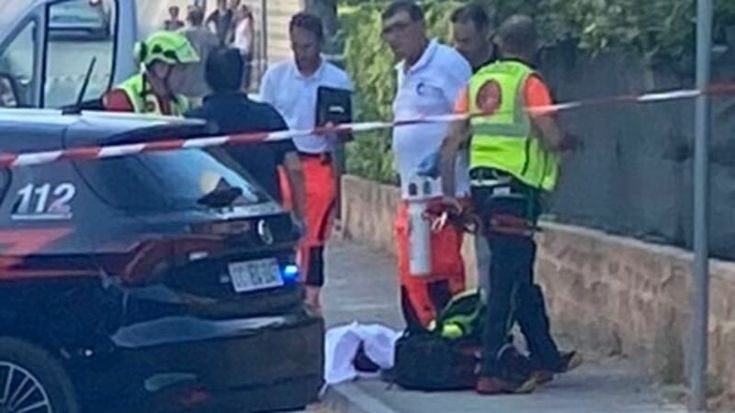 Follia a Sirolo, ucciso in strada con una fiocina per una mancata precedenza: arrestato l’assassino