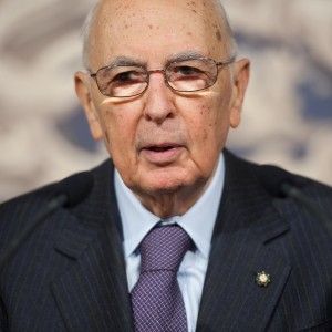 <strong>Napolitano: "Le elezioni non sono dietro l'angolo, inutile evocarle". E apre all'abolizione del Senato<br /></strong>