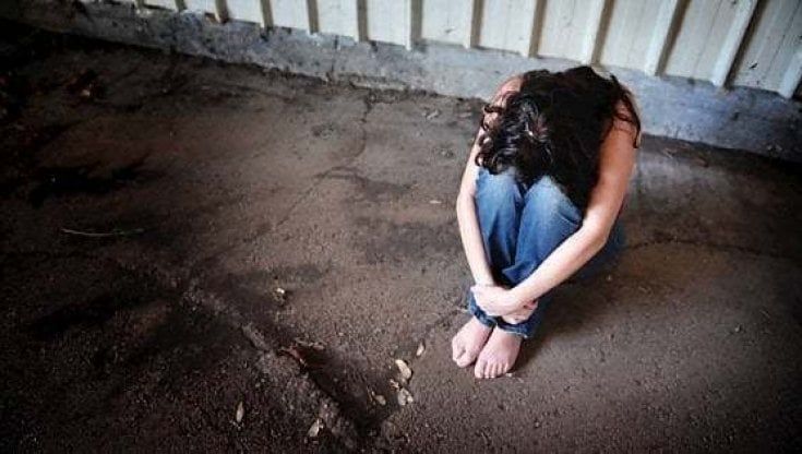 Violenze sui minori: nel 2020 aumentati del 14% i reati con materiale pedopornografico. In 10 anni balzo del 525%