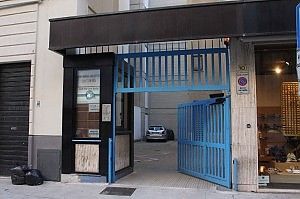 Centro massaggi a luci rosse<br />chiuso in via Petrarca dalla polizia