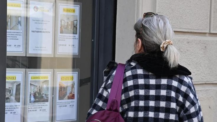 A Firenze stanze a 300 euro al mese per gli studenti fuori sede nelle case degli over 65 soli