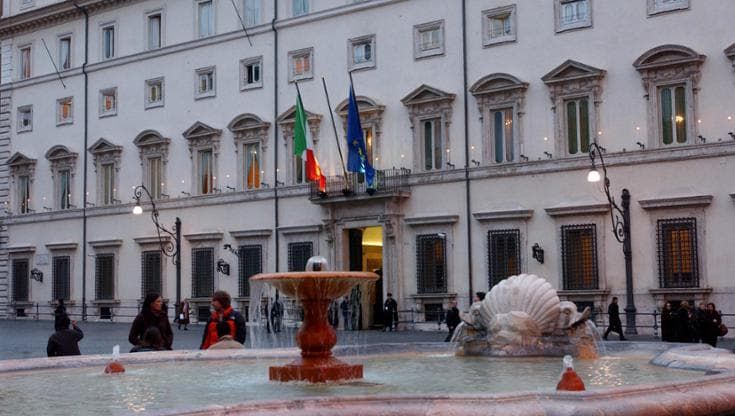 Vertice con i partiti sulla manovra, Meloni: “Non mi sfiancate”. Dubbi della Ue sull’energia