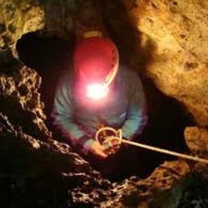 Terremoto a Rieti, salvata la speleologa bloccata nella grotta della Sibilla