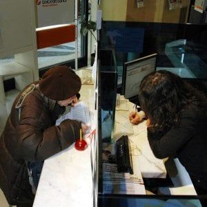 Banche, la denuncia della Cisl: "383 Comuni sono rimasti senza sportelli"
