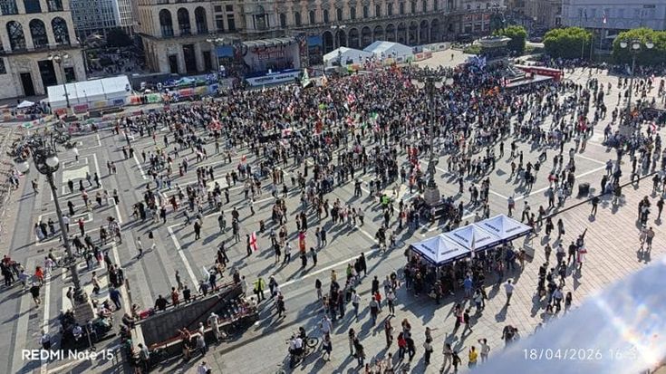 Manifestazioni a Milano, “corteo dei patrioti” in Duomo: Salvini non riempie la piazza