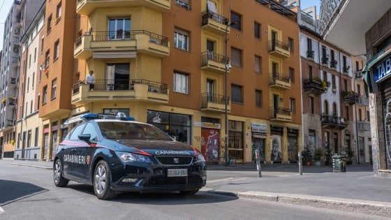 Coronavirus in Lombardia, la protesta dei parrucchieri: "Concorrenza sleale da chi fa servizio a domicilio"