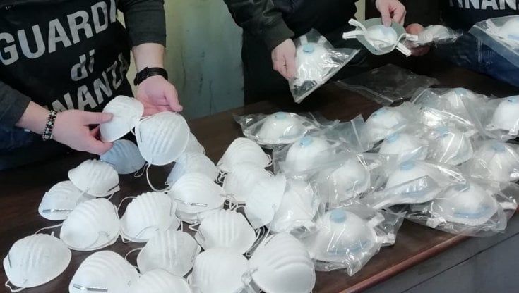 Covid e mascherine cinesi: ecco quali sono i 12 modelli che non si devono più usare