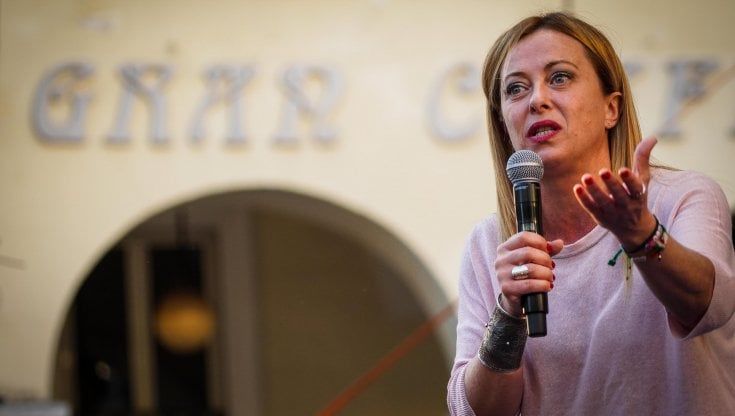 Meloni, attacco sovranista alla Ue: “Viene prima l’interesse nazionale”