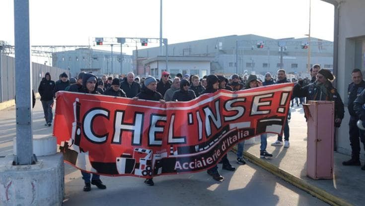 Ex Ilva, la lotta dei lavoratori conquista il vertice al ministero: “Ma è solo il primo passo”