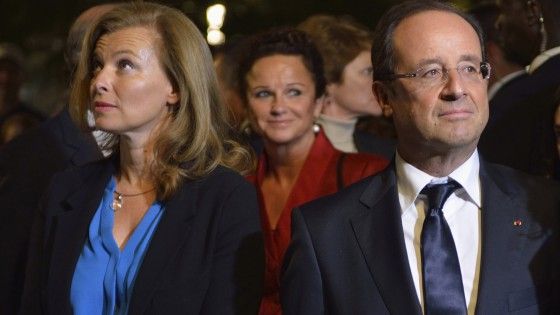 Per Hollande il primo giorno da single. E 'cancella' Val&eacute;rie dal sito dell'Eliseo