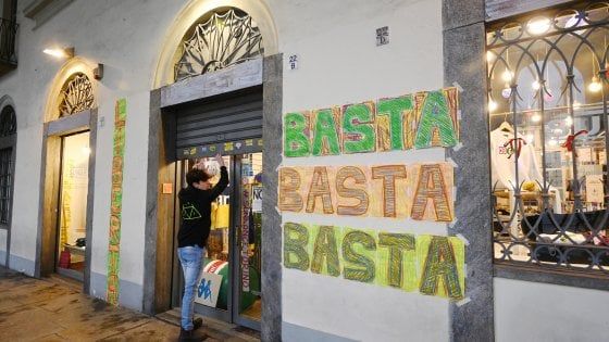 Ore 21: mille negozi e ristoranti di Torino riaprono per una protesta simbolica: "Fateci ripartire"
