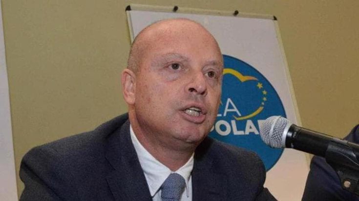 Finanziere informò l’ex consigliere Olivieri dell’indagine su di lui: disposta l’imputazione coatta