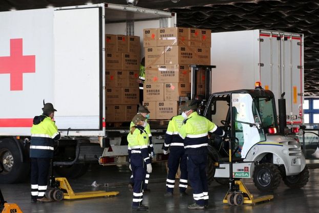 Coronavirus, arrivate a Genova due milioni di mascherine destinate ai cittadini liguri