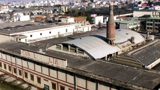 Castellammare, inchiesta ex Cirio: stop ferrovia e case sulla costa, il sogno degli speculatori