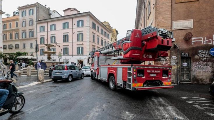 Monti, ingorgo perenne tra camion e ambulanze: “Siamo sotto assedio”