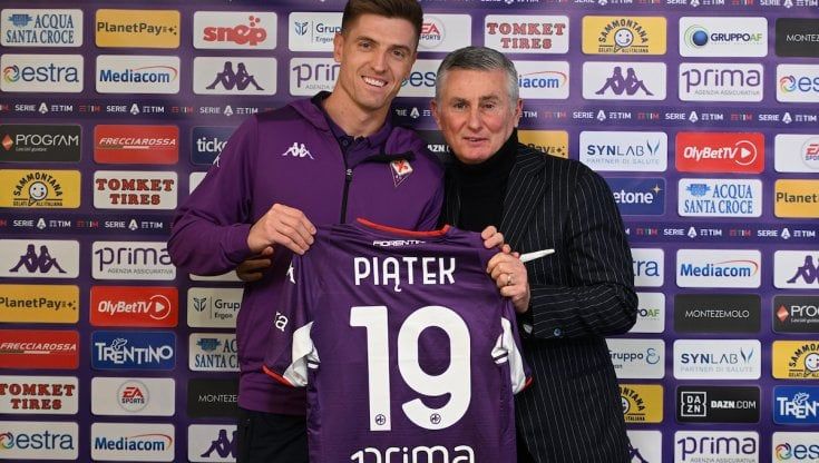 Fiorentina, presentato Piatek: "Io e Vlahovic possiamo giocare insieme"