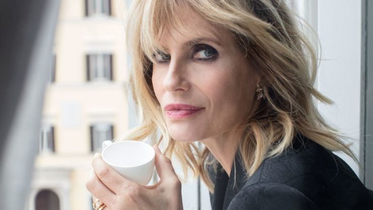 Isabella Ferrari: "Stare in scena ancora mi fa paura"