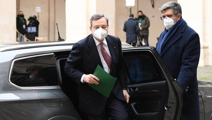 Governo Draghi, la vigilia del voto di fiducia. Nasce il gruppo interparlamentare M5S-Pd-Leu. Verso un documento programmatico comune per la sfida a Fi-Lega